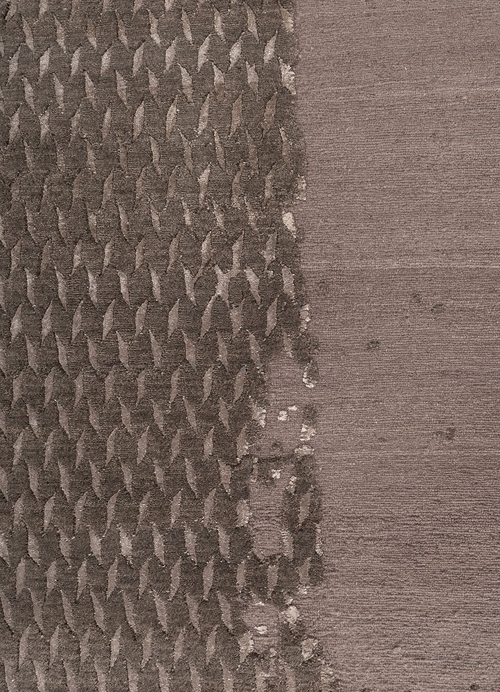 edge and essence grey and black wool and bamboo silk hand knotted Rug - CloseUp