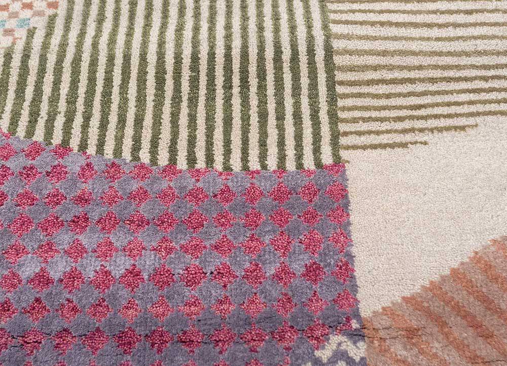 candyfloss ivory wool and bamboo silk hand knotted Rug - CloseUp