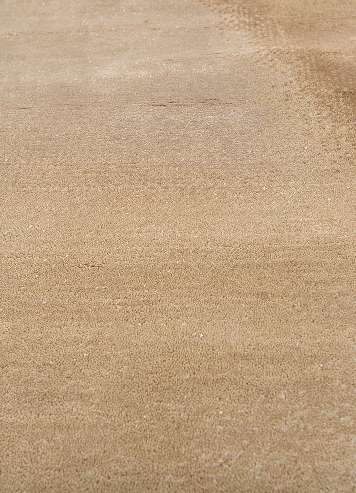 aprezo beige and brown wool and bamboo silk hand knotted Rug - CloseUp