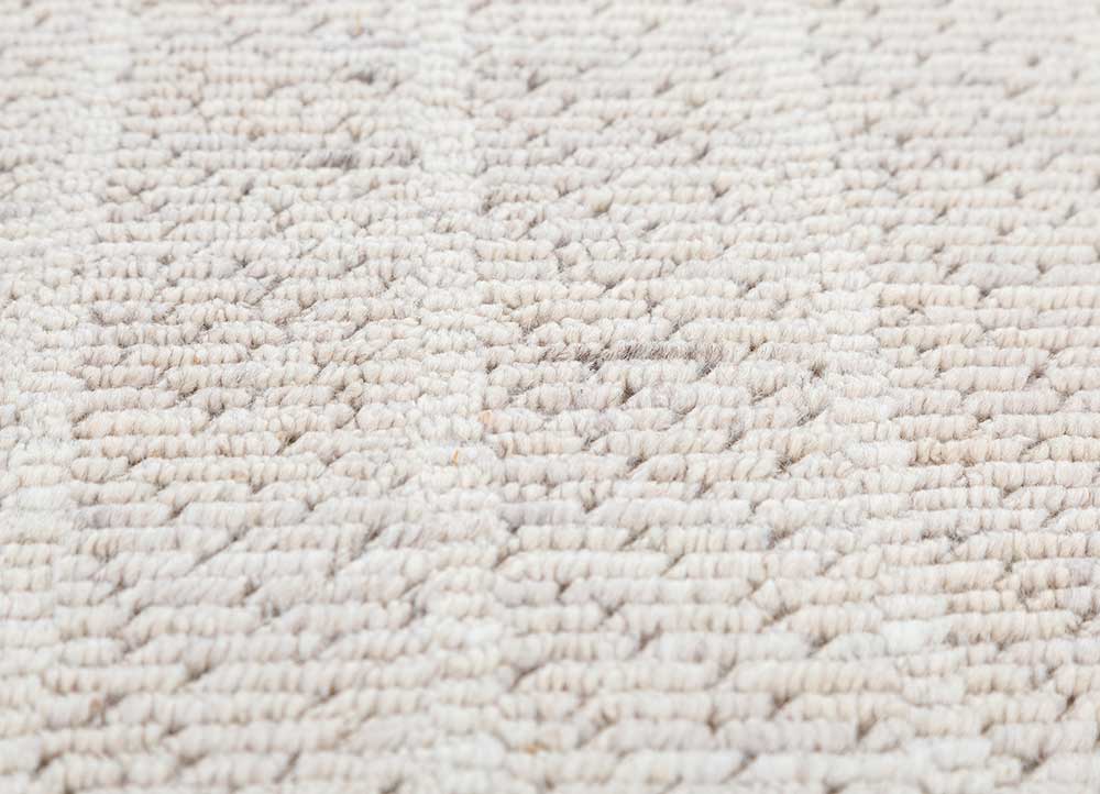 saga ivory wool hand loom Rug - CloseUp