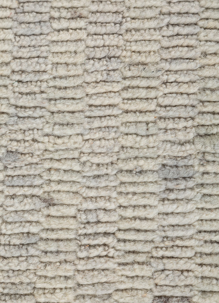 saga ivory wool hand loom Rug - CloseUp