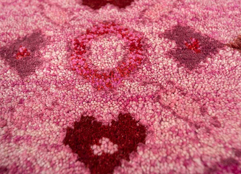 manchaha pink and purple wool and bamboo silk hand knotted Rug - CloseUp