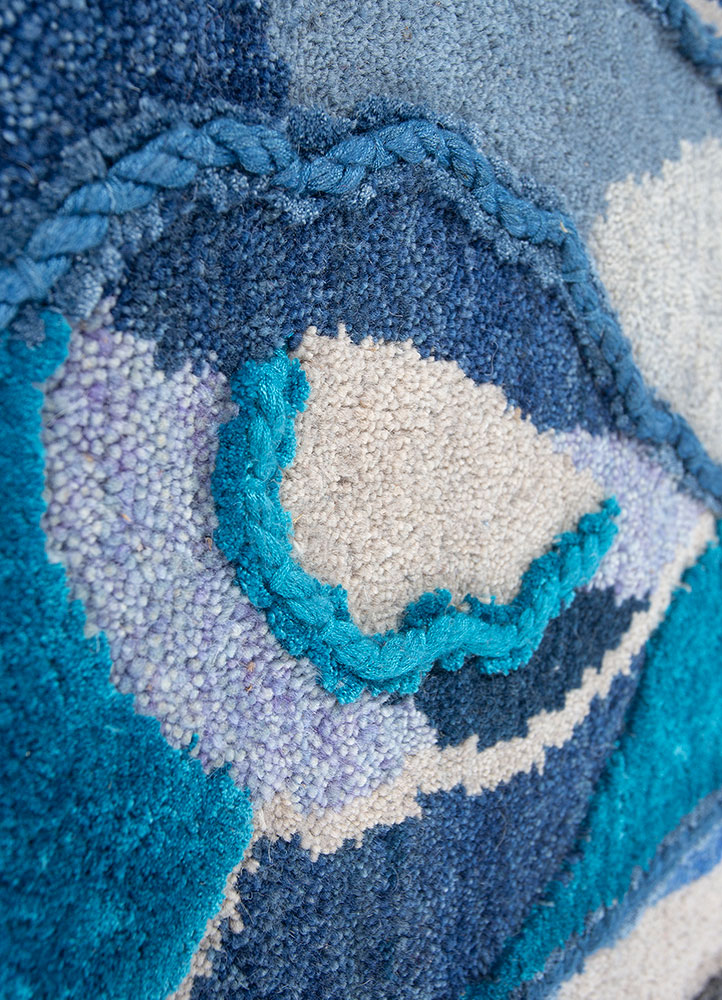 aprezo blue wool and bamboo silk hand knotted Rug - CloseUp