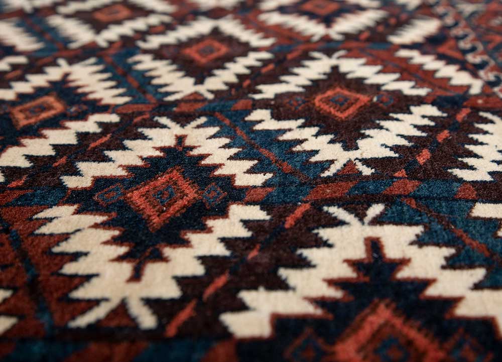 aalam ivory wool hand knotted Rug - CloseUp