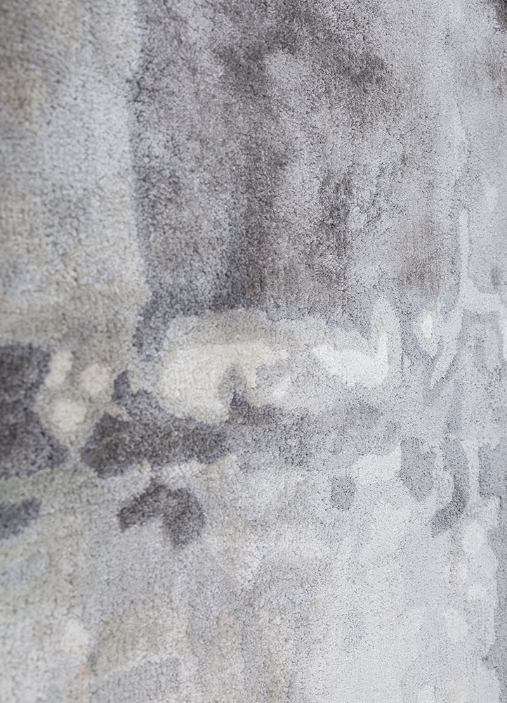 aprezo blue viscose hand tufted Rug - CloseUp