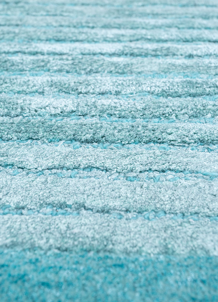 come around blue wool and viscose hand tufted Rug - CloseUp