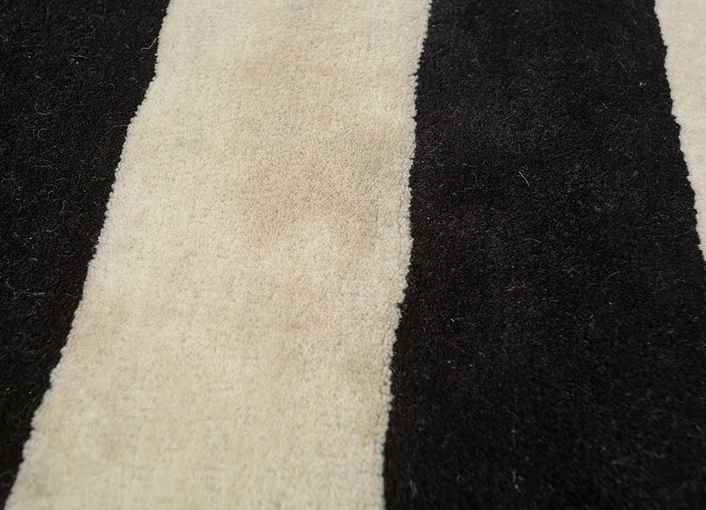 adrift ivory wool hand tufted Rug - CloseUp
