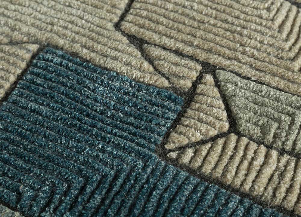 archetype grey and black wool and viscose hand tufted Rug - CloseUp