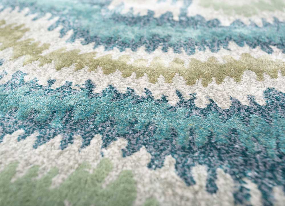 mythos blue viscose hand tufted Rug - CloseUp