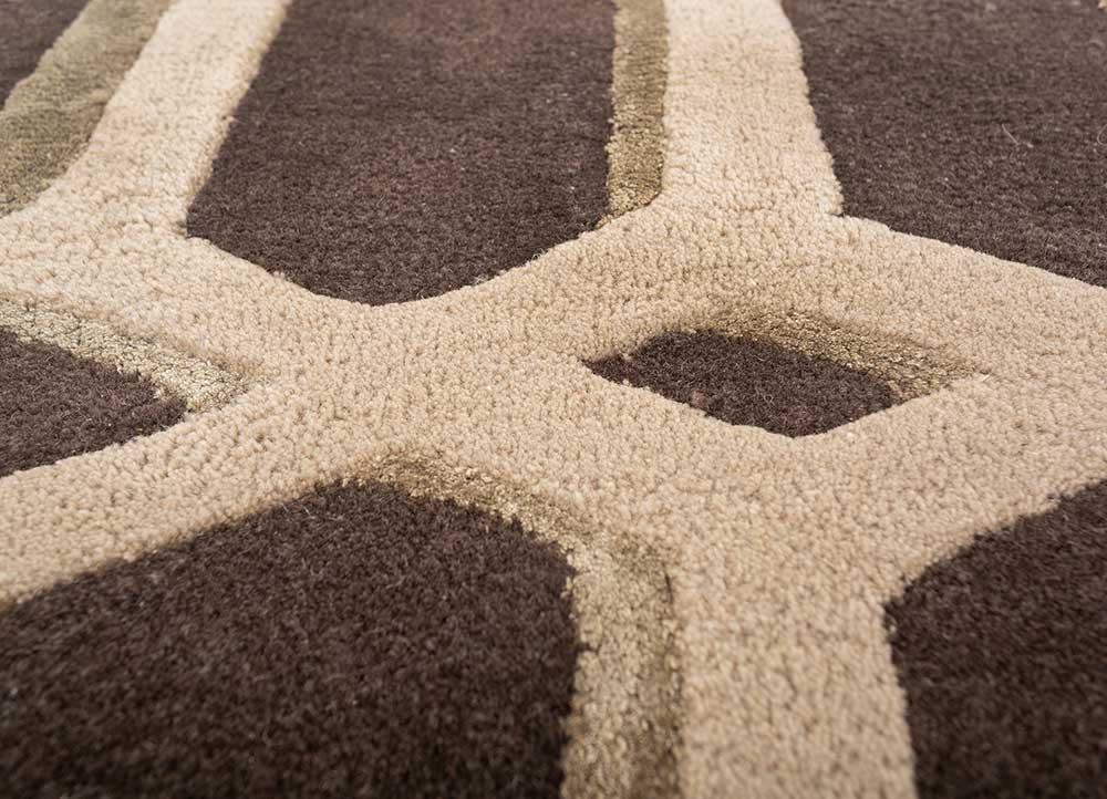 linear beige and brown wool and viscose hand tufted Rug - CloseUp