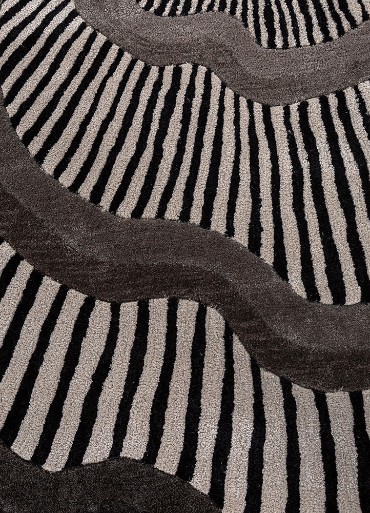 adrift grey and black wool and viscose hand tufted Rug - CloseUp
