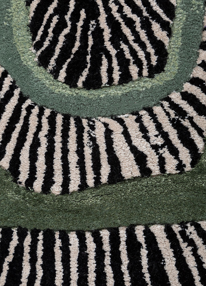 adrift grey and black wool and viscose hand tufted Rug - CloseUp