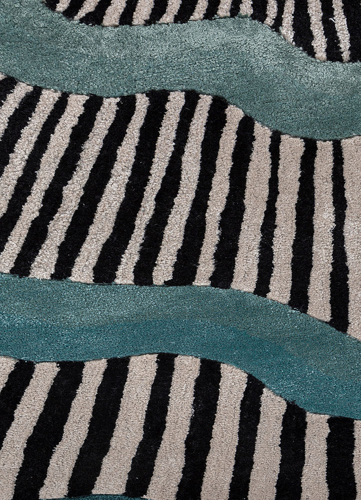 adrift grey and black wool and viscose hand tufted Rug - CloseUp