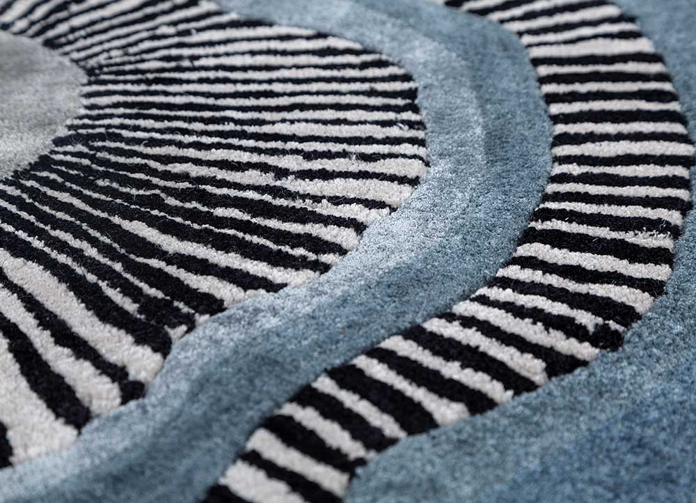 adrift grey and black wool and viscose hand tufted Rug - CloseUp