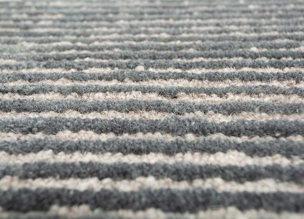 pathways grey and black wool and viscose hand tufted Rug - CloseUp