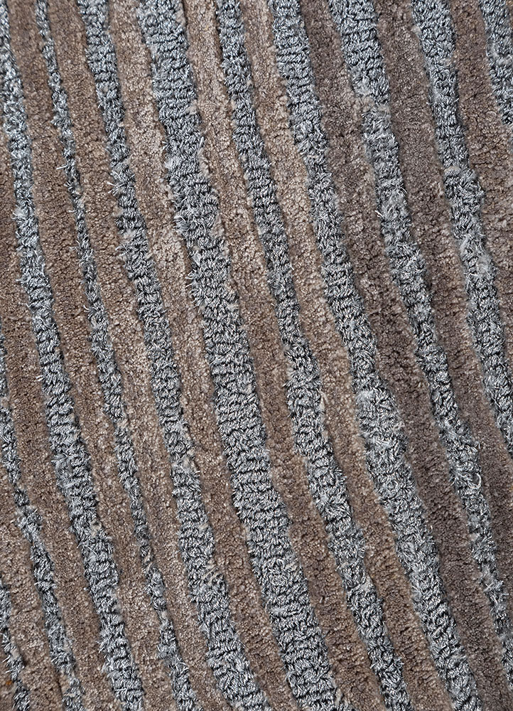 infini grey and black viscose hand tufted Rug - CloseUp