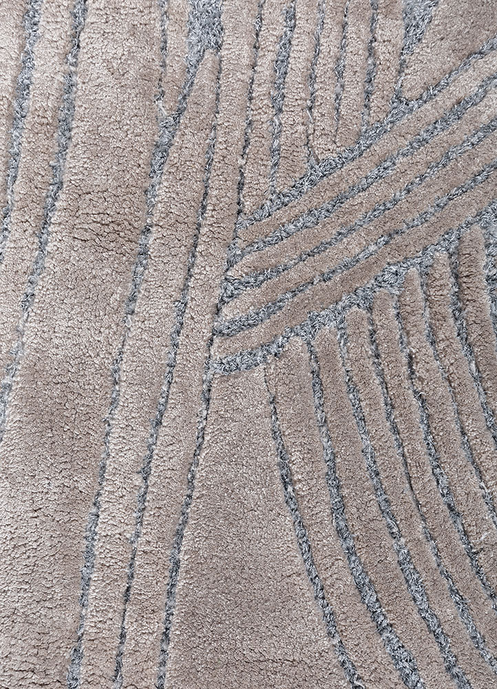 infini grey and black viscose hand tufted Rug - CloseUp