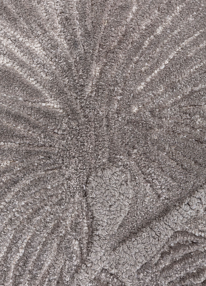 aurelia grey and black wool and viscose hand tufted Rug - CloseUp