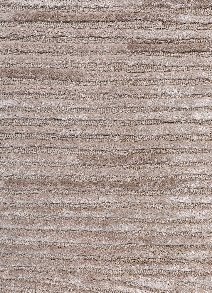 infini ivory wool and viscose hand tufted Rug - CloseUp
