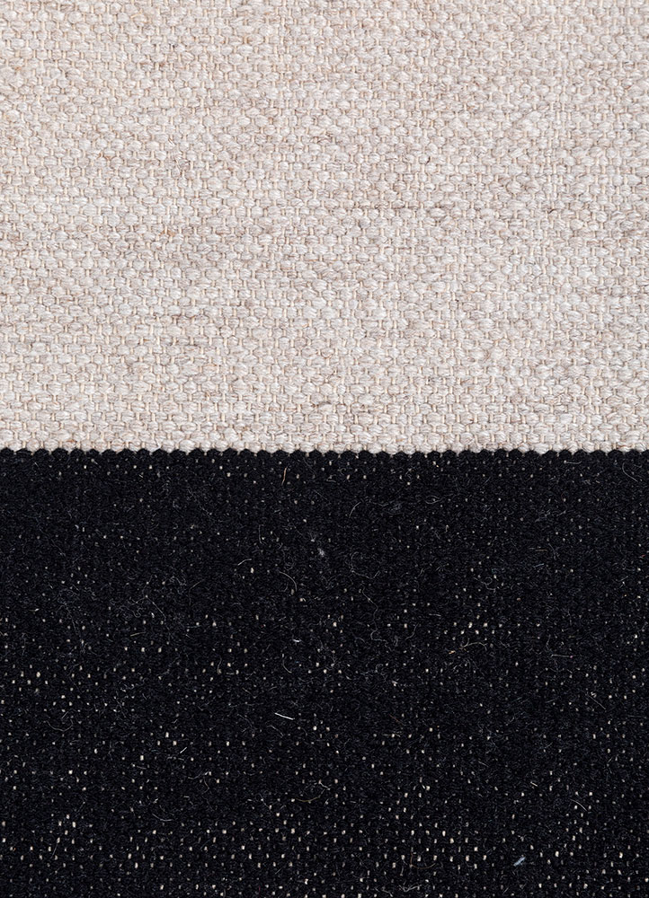 alhambra grey and black wool flat weaves Rug - CloseUp