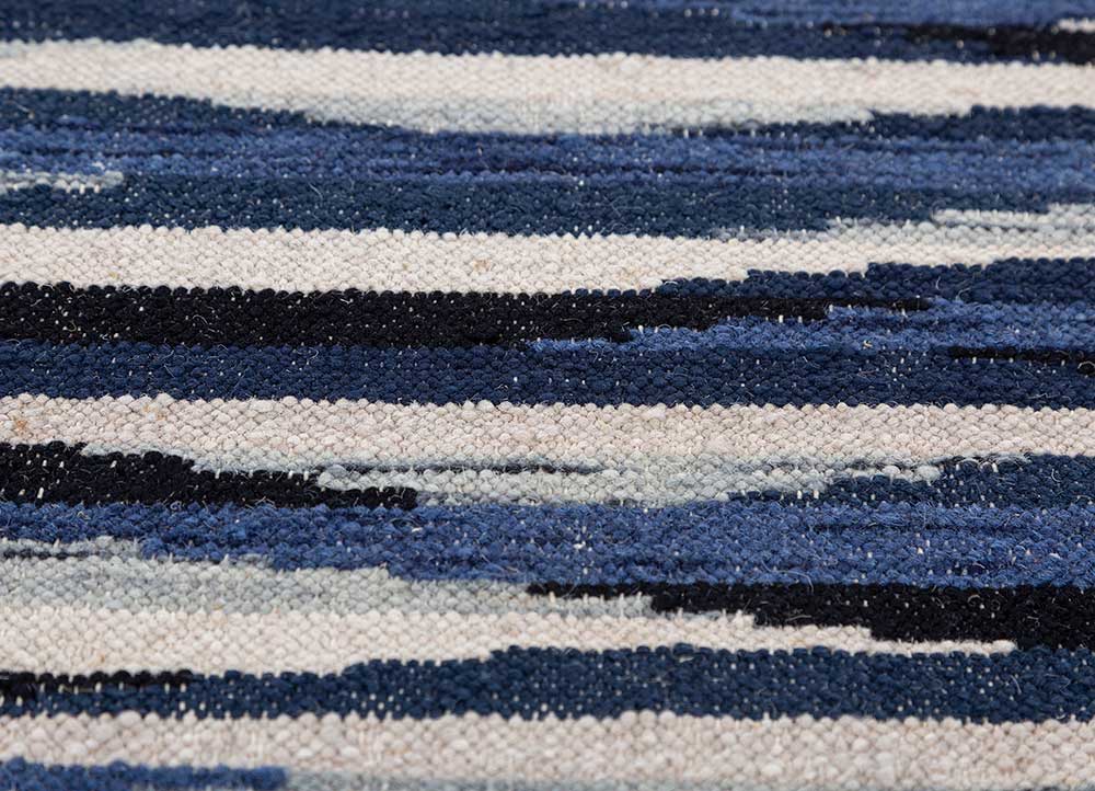 indusbar grey and black wool flat weaves Rug - CloseUp