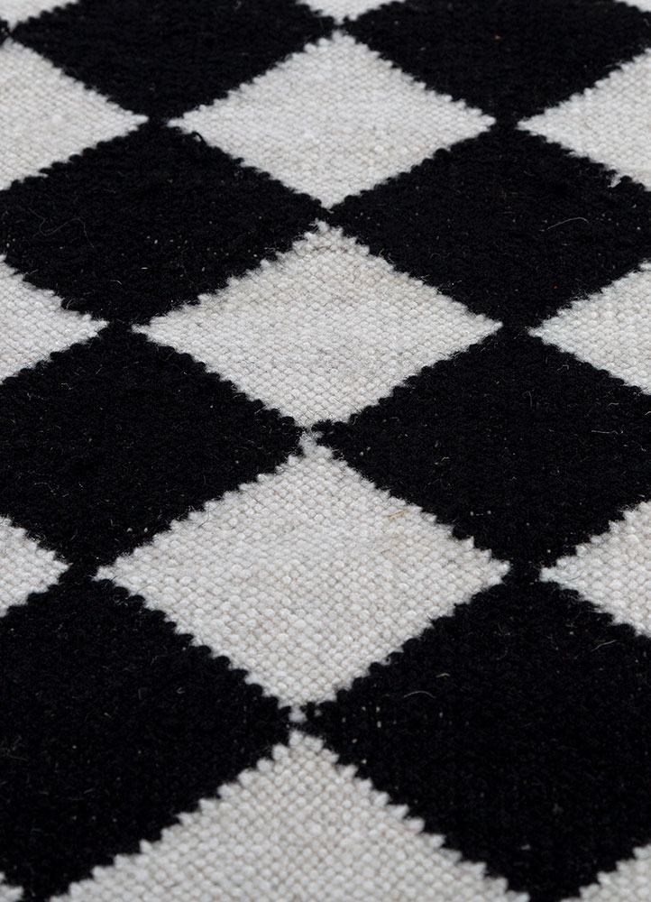 alhambra grey and black wool flat weaves Rug - CloseUp