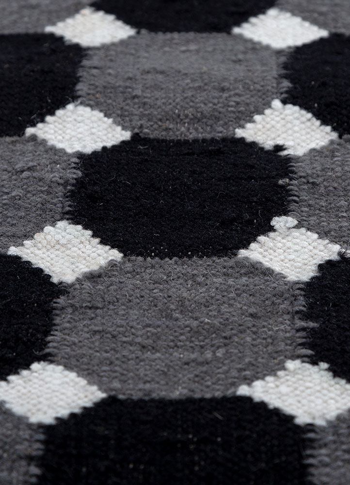 alhambra grey and black wool flat weaves Rug - CloseUp