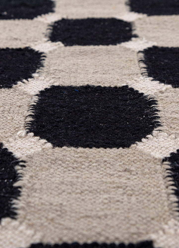 alhambra grey and black wool flat weaves Rug - CloseUp