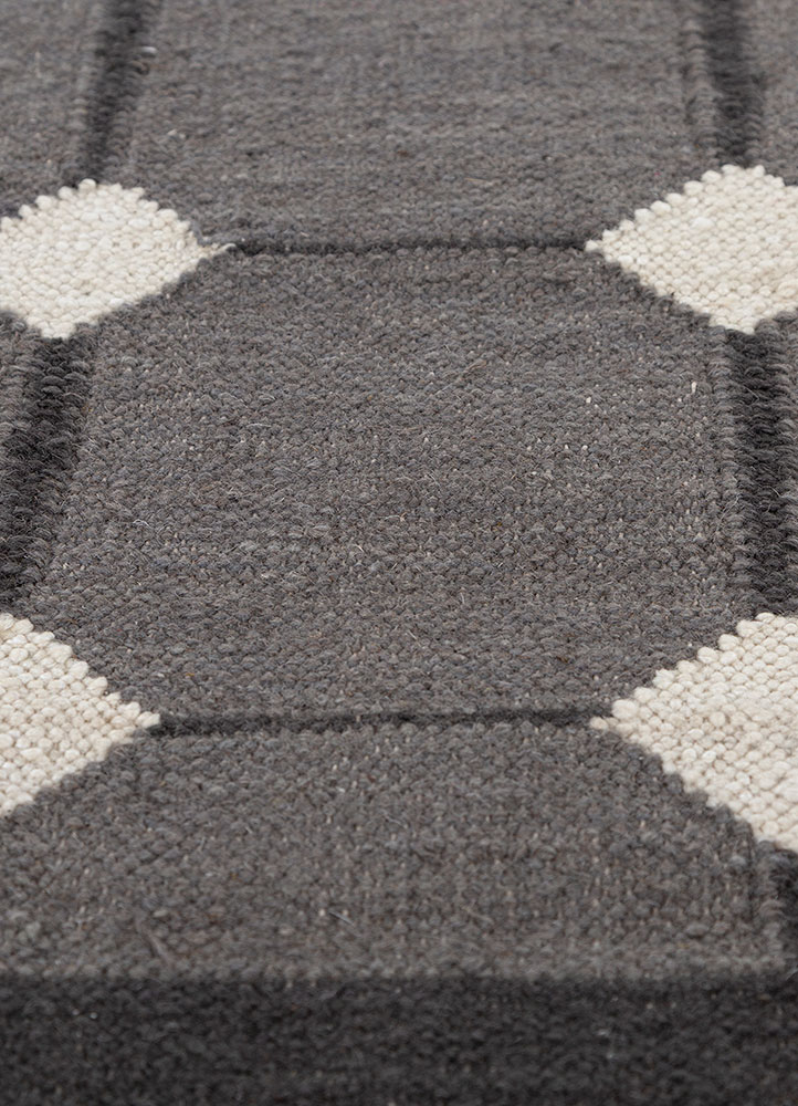alhambra grey and black wool flat weaves Rug - CloseUp