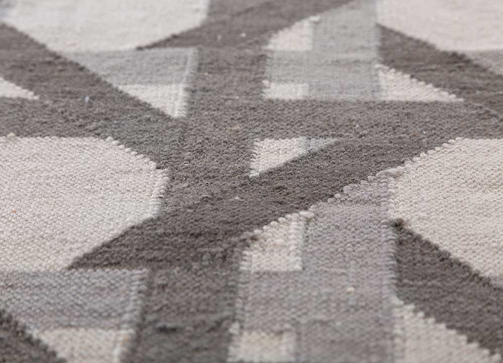 alhambra grey and black wool flat weaves Rug - CloseUp