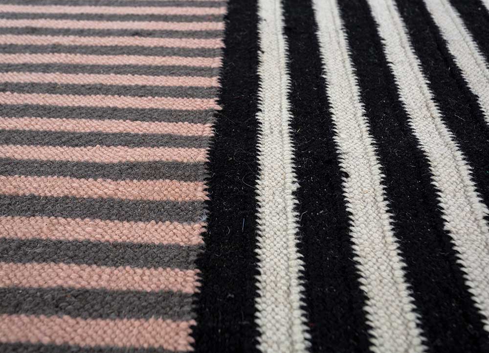 checkers grey and black wool flat weaves Rug - CloseUp