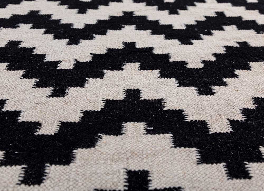 alhambra grey and black wool flat weaves Rug - CloseUp