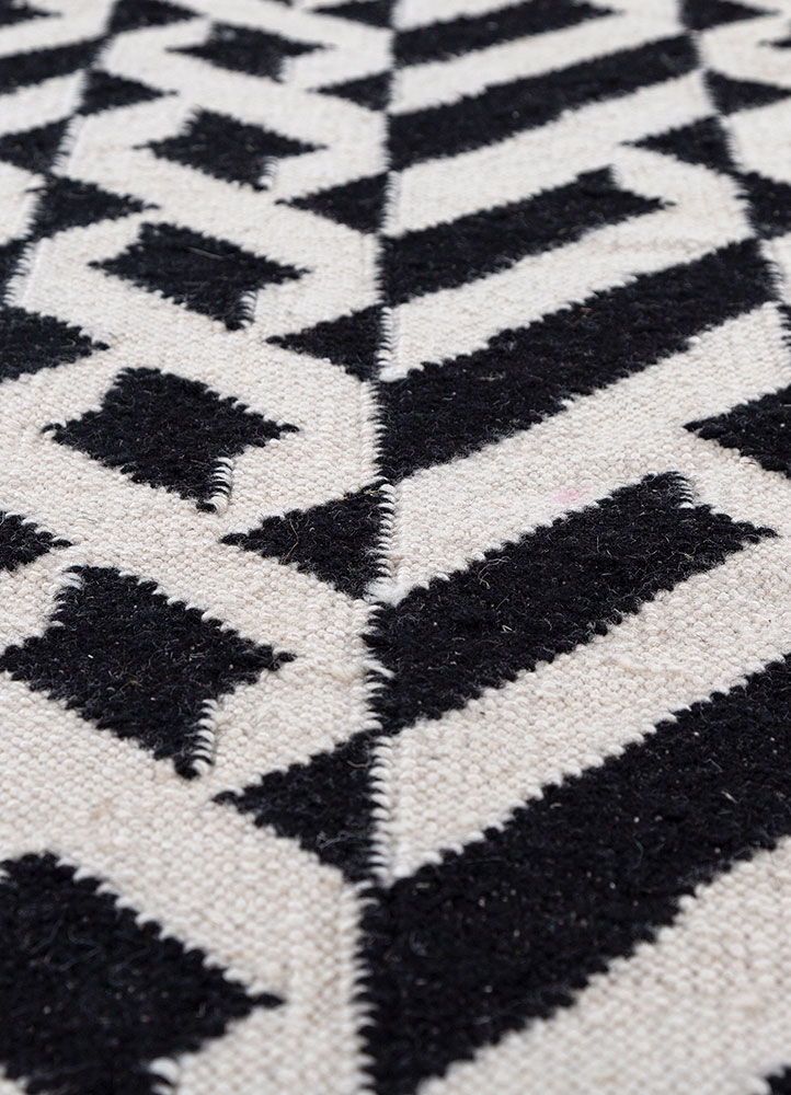 alhambra grey and black wool flat weaves Rug - CloseUp