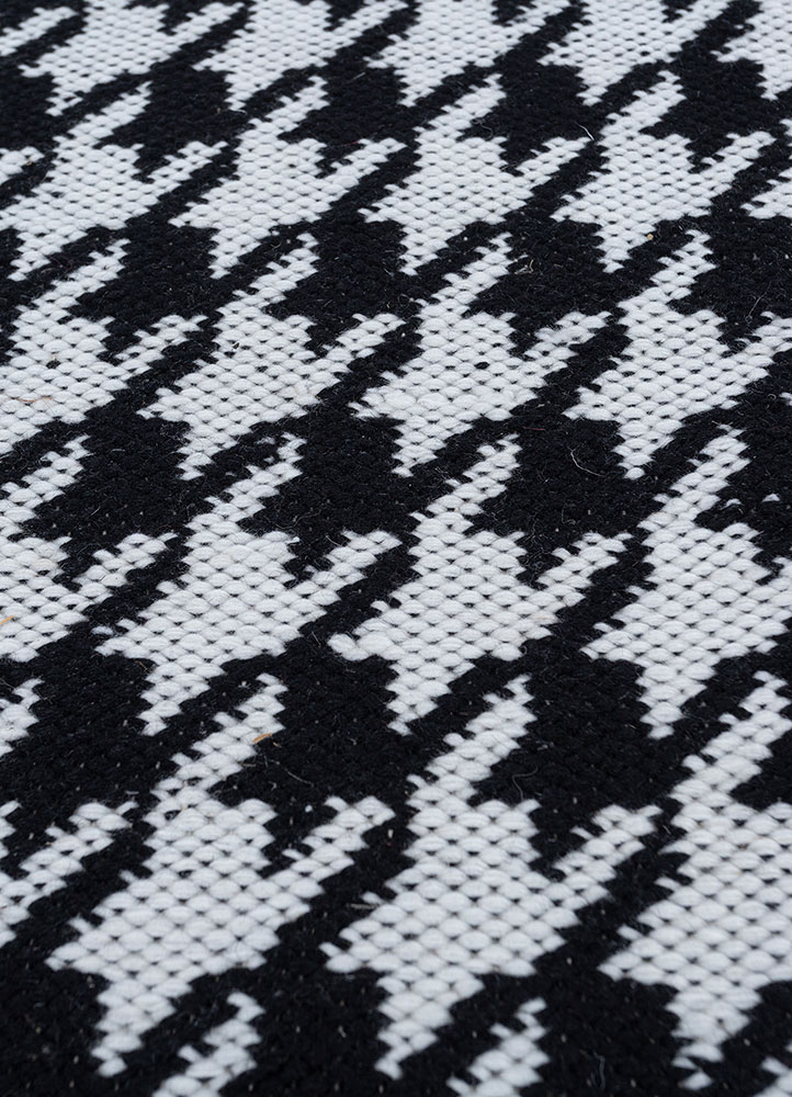 alhambra grey and black wool flat weaves Rug - CloseUp