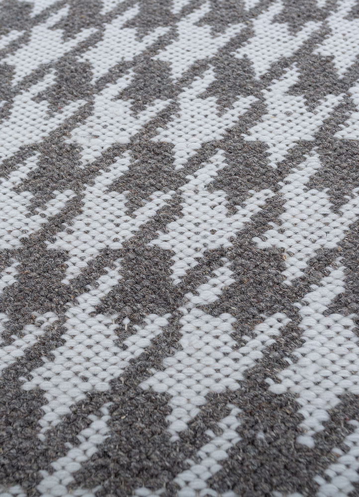 alhambra grey and black wool flat weaves Rug - CloseUp