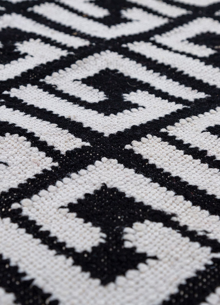 alhambra grey and black wool flat weaves Rug - CloseUp
