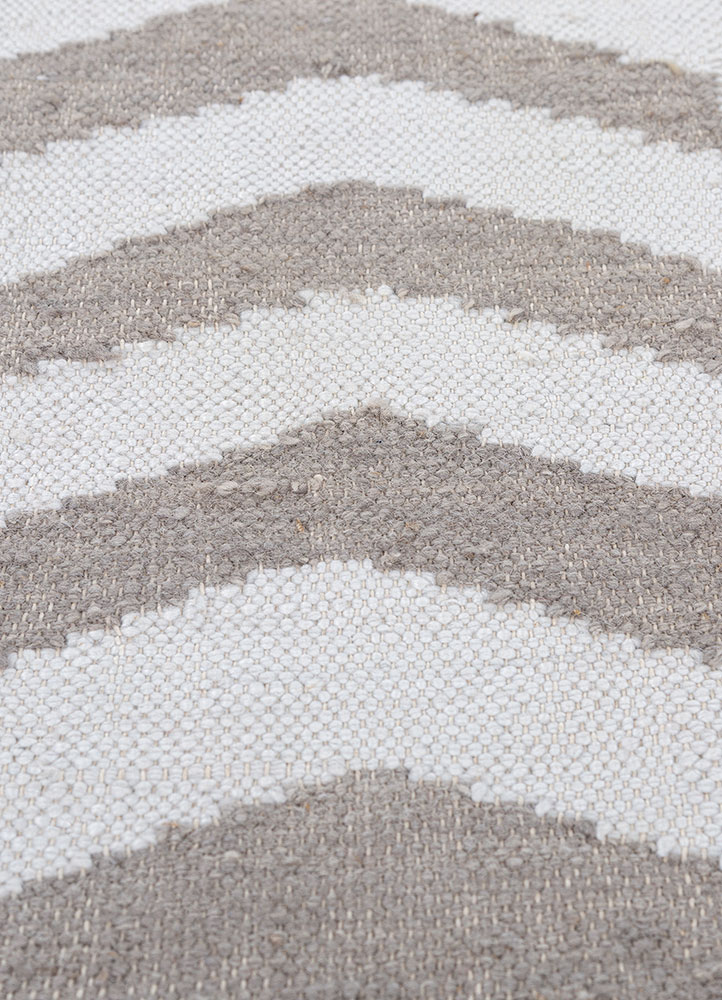 alhambra grey and black wool flat weaves Rug - CloseUp