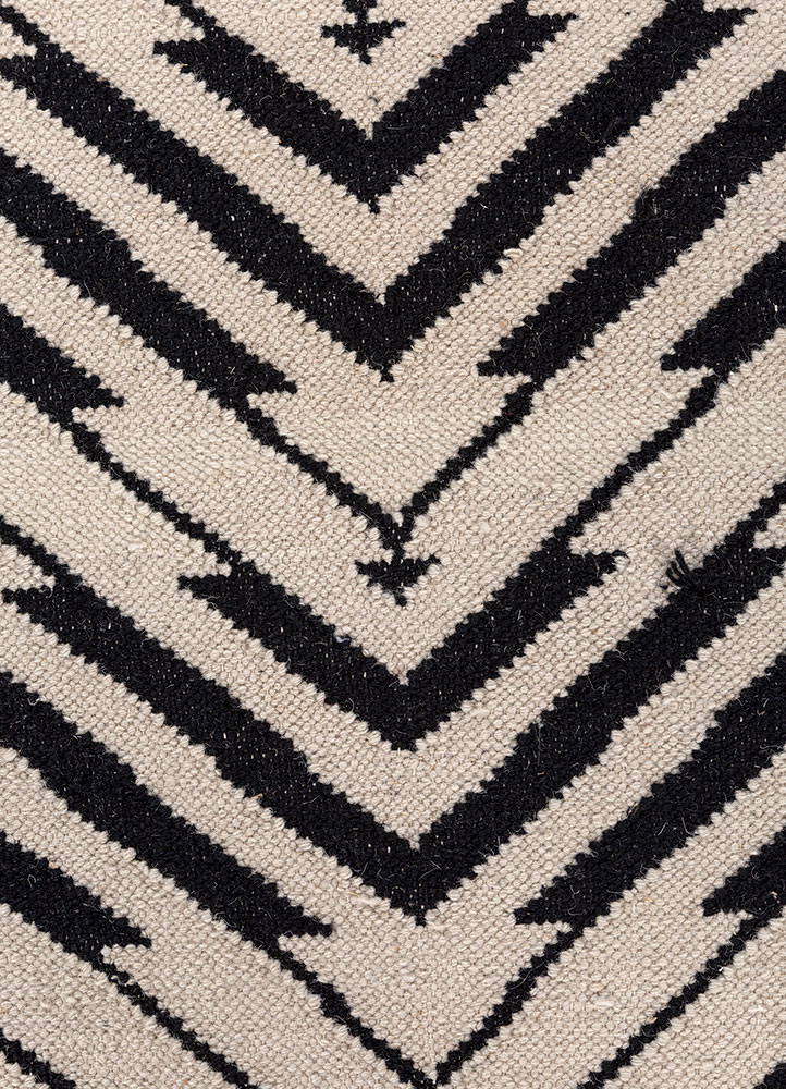 alhambra grey and black wool flat weaves Rug - CloseUp