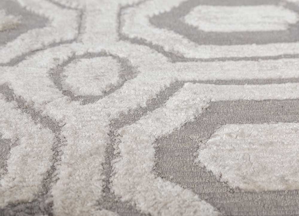 azalea grey and black bamboo silk hand knotted Rug - CloseUp