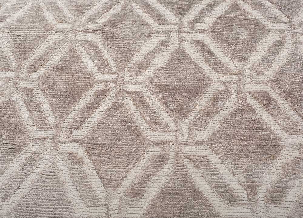 azalea beige and brown bamboo silk hand knotted Rug - CloseUp