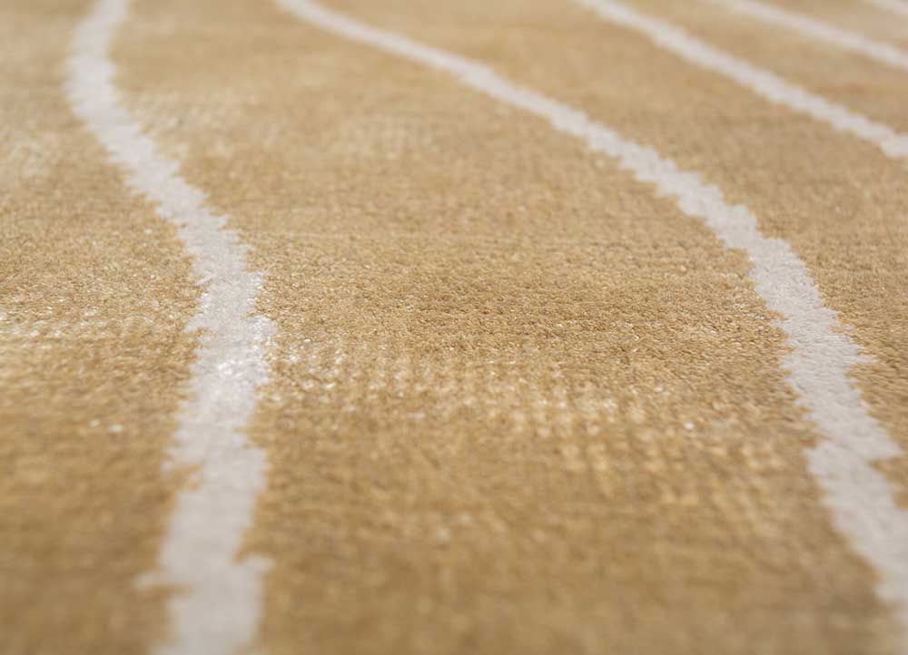azalea gold bamboo silk hand knotted Rug - CloseUp