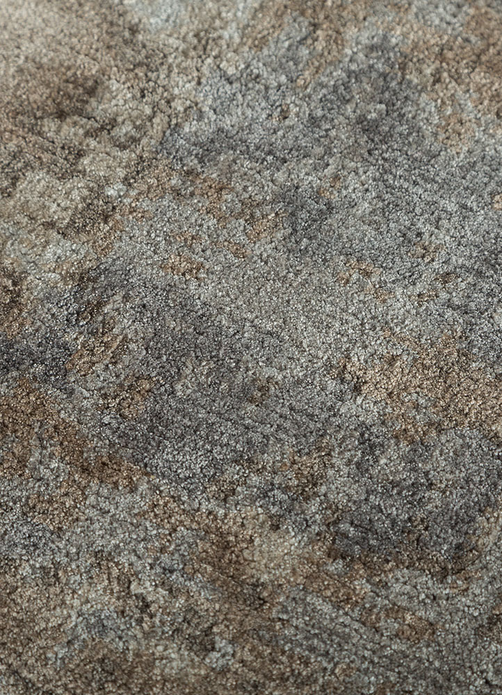 entropy grey and black bamboo silk hand knotted Rug - CloseUp