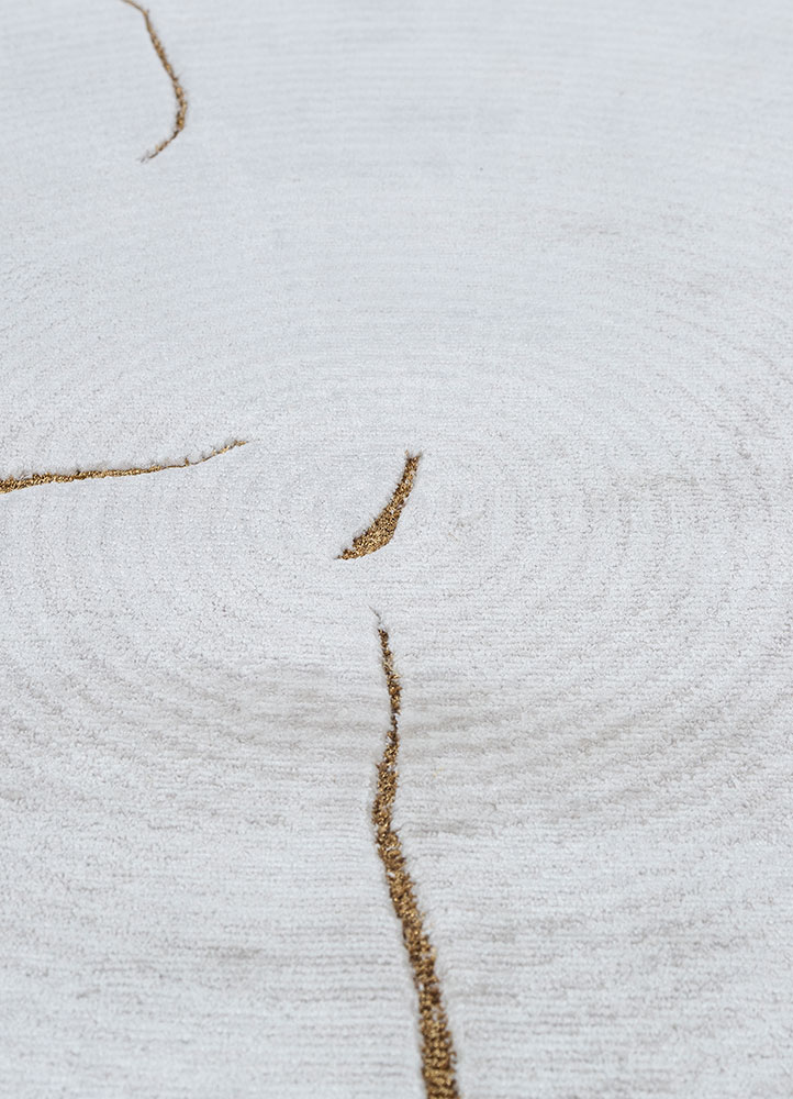 azalea ivory bamboo silk and zari hand knotted Rug - CloseUp