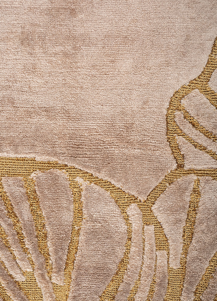 azalea gold bamboo silk and zari hand knotted Rug - CloseUp