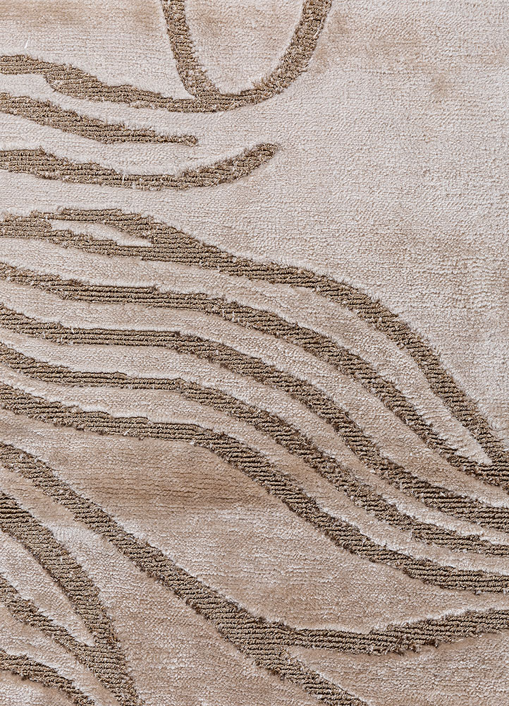 azalea ivory bamboo silk and zari hand knotted Rug - CloseUp