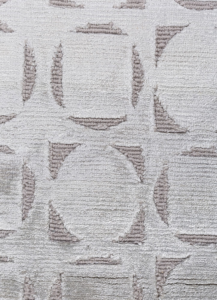 azalea grey and black wool and bamboo silk hand knotted Rug - CloseUp