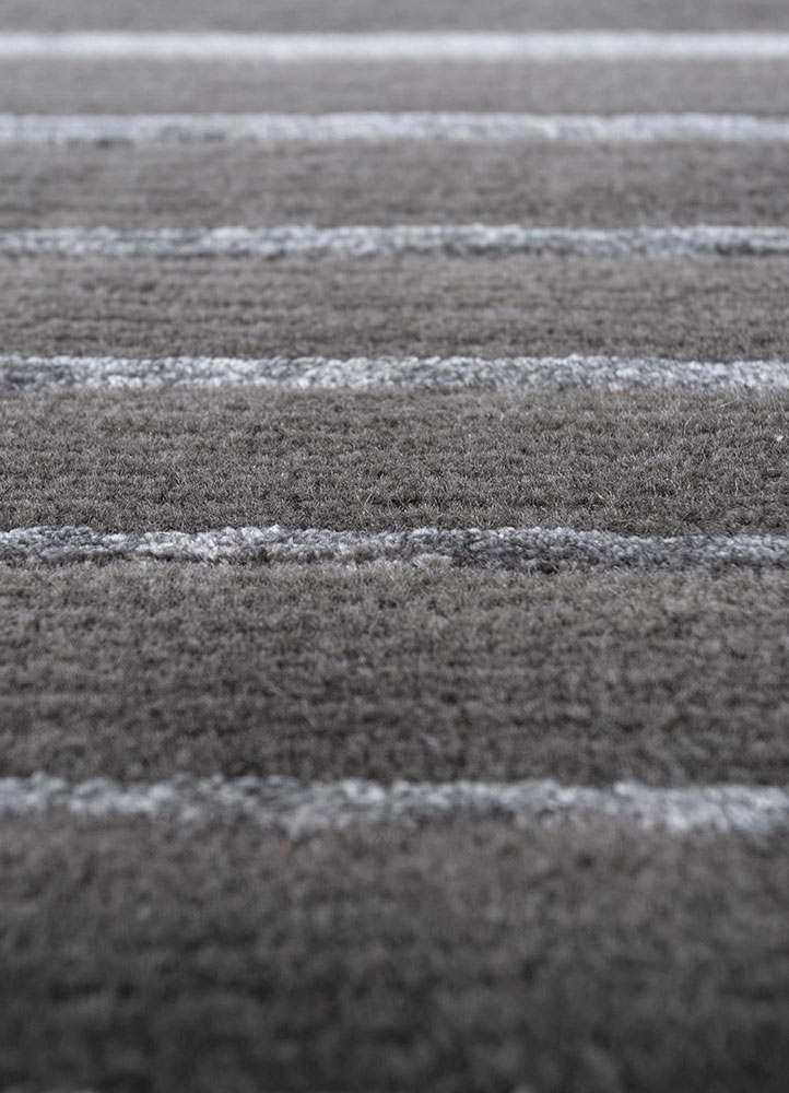 clan grey and black wool and bamboo silk hand knotted Rug - CloseUp