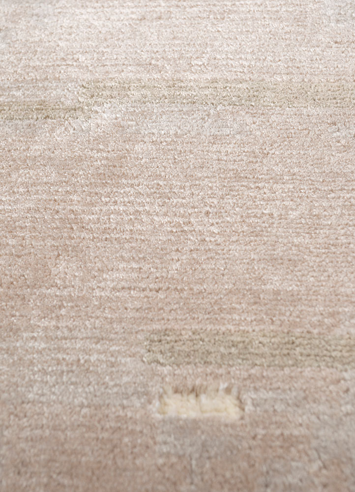 manifest beige and brown wool and bamboo silk hand knotted Rug - CloseUp