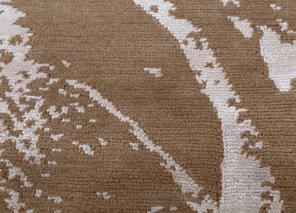 pansy beige and brown wool and bamboo silk hand knotted Rug - CloseUp