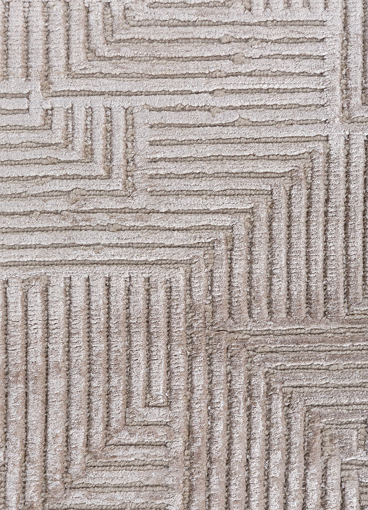 azalea ivory wool and bamboo silk hand knotted Rug - CloseUp